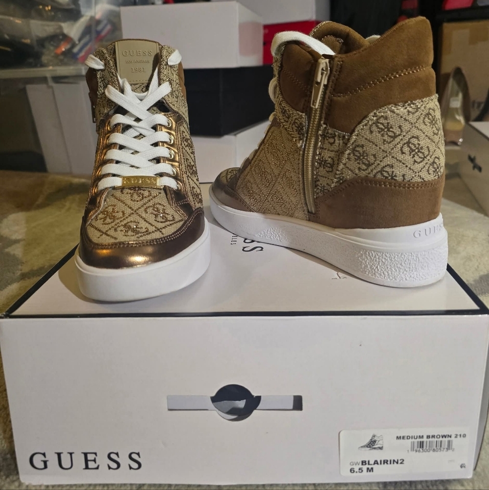 Guess Blairin Logo Hidden Wedge Lace Up Sneakers Size 6.5 w/ Box - Like New